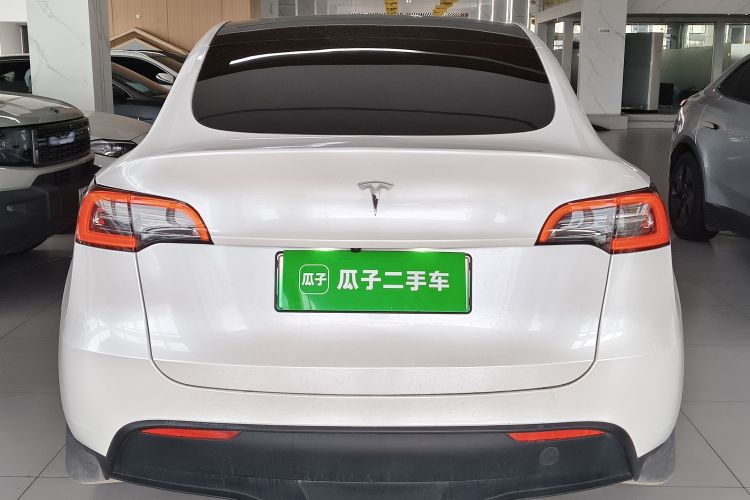 Tesla Model Y 2023 #6 Tesla Model Y 2023 car image #6