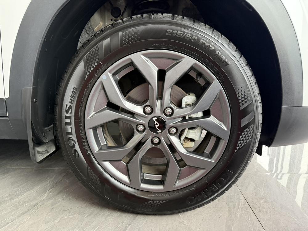 Kia Seltos 2023 car image #10