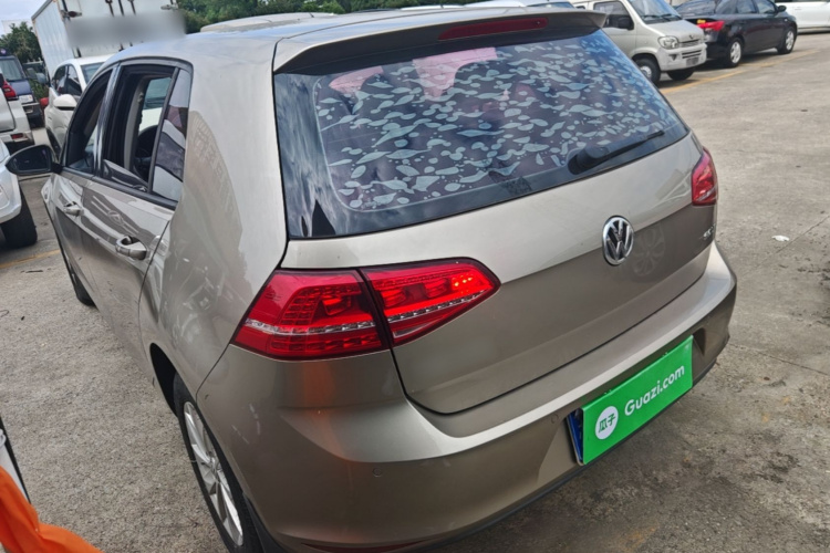 Volkswagen Golf 2017 car image #5