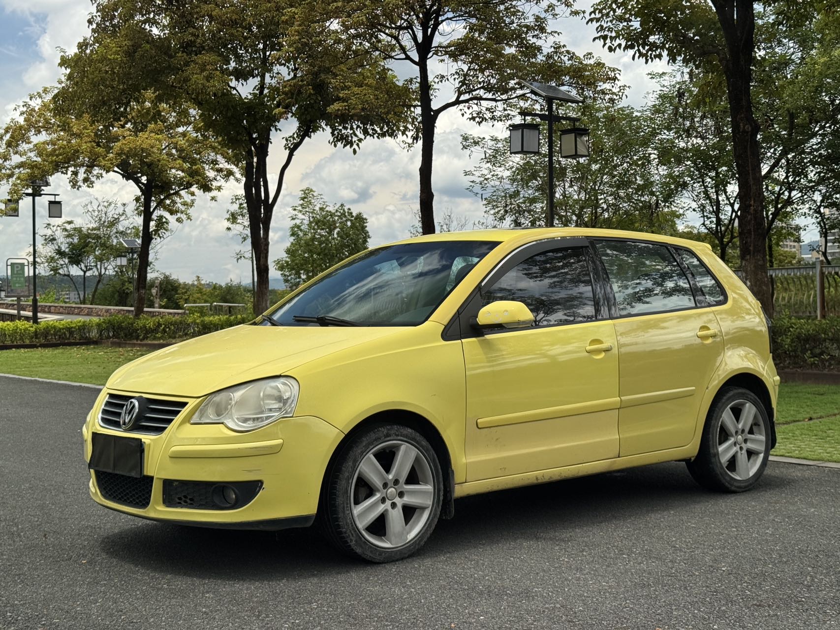 2010 2010 car image