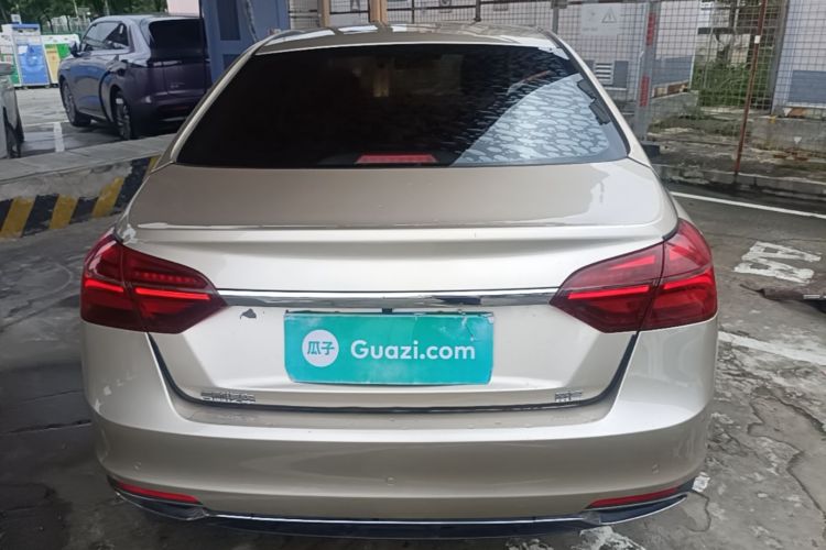 GEELY Emgrand 2019 #4 GEELY Emgrand 2019 car image #4