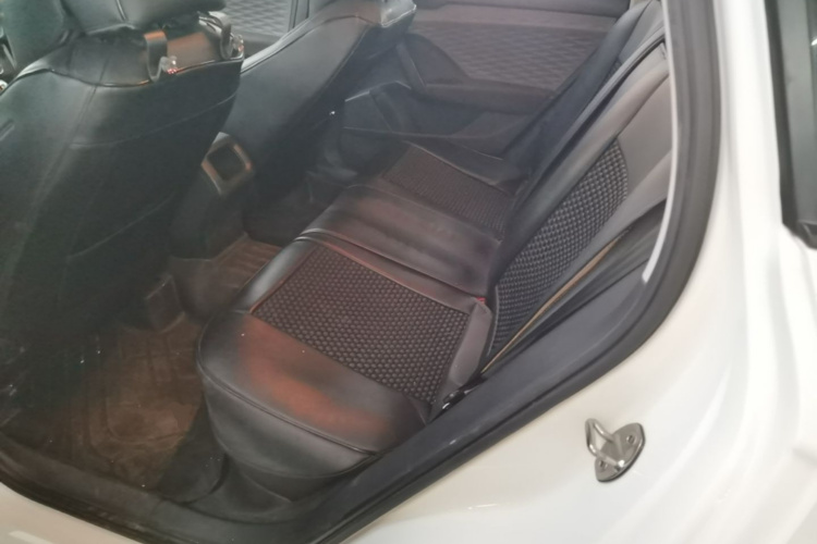Volkswagen Tharu 2019 car image #13