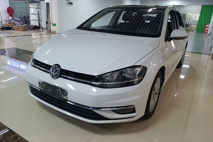 Volkswagen Golf 2018 car image #2