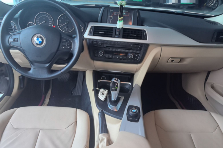 BMW 3 Series 2014 car image #10