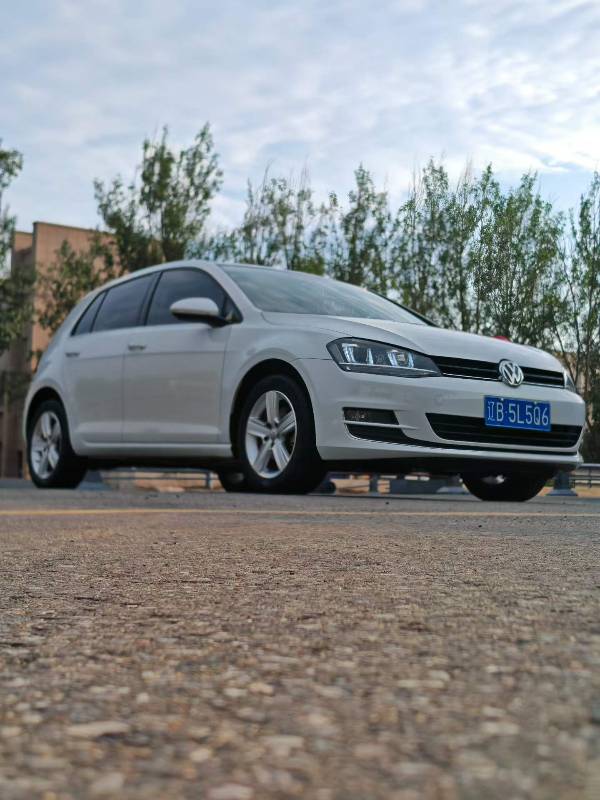 Volkswagen Golf 2016 car image #3