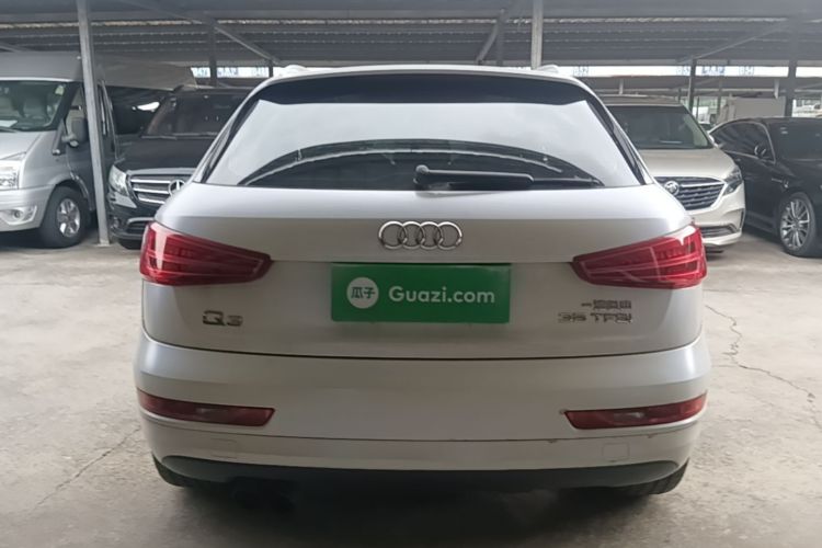Audi Q3 2019 car image #6
