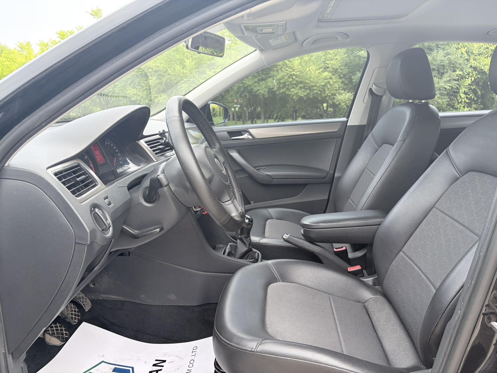 Volkswagen Santana 2015 car image #5