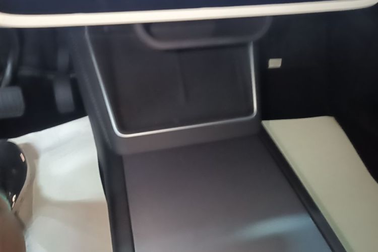 Tesla Model Y 2025 #18 Tesla Model Y 2025 car image #18