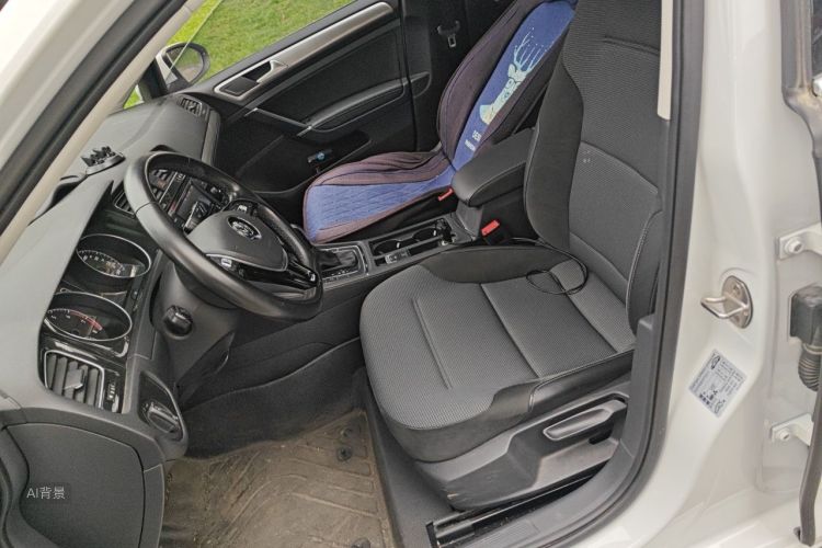 Volkswagen Golf 2018 car image #17