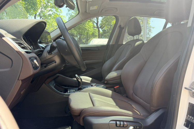 BMW X1 2021 car image #12