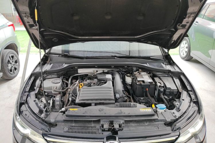 Volkswagen Golf 2021 car image #22