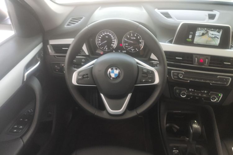 BMW X1 2019 car image #11