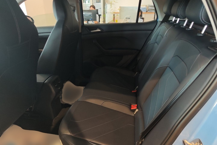 Volkswagen Tharu 2024 car image #17