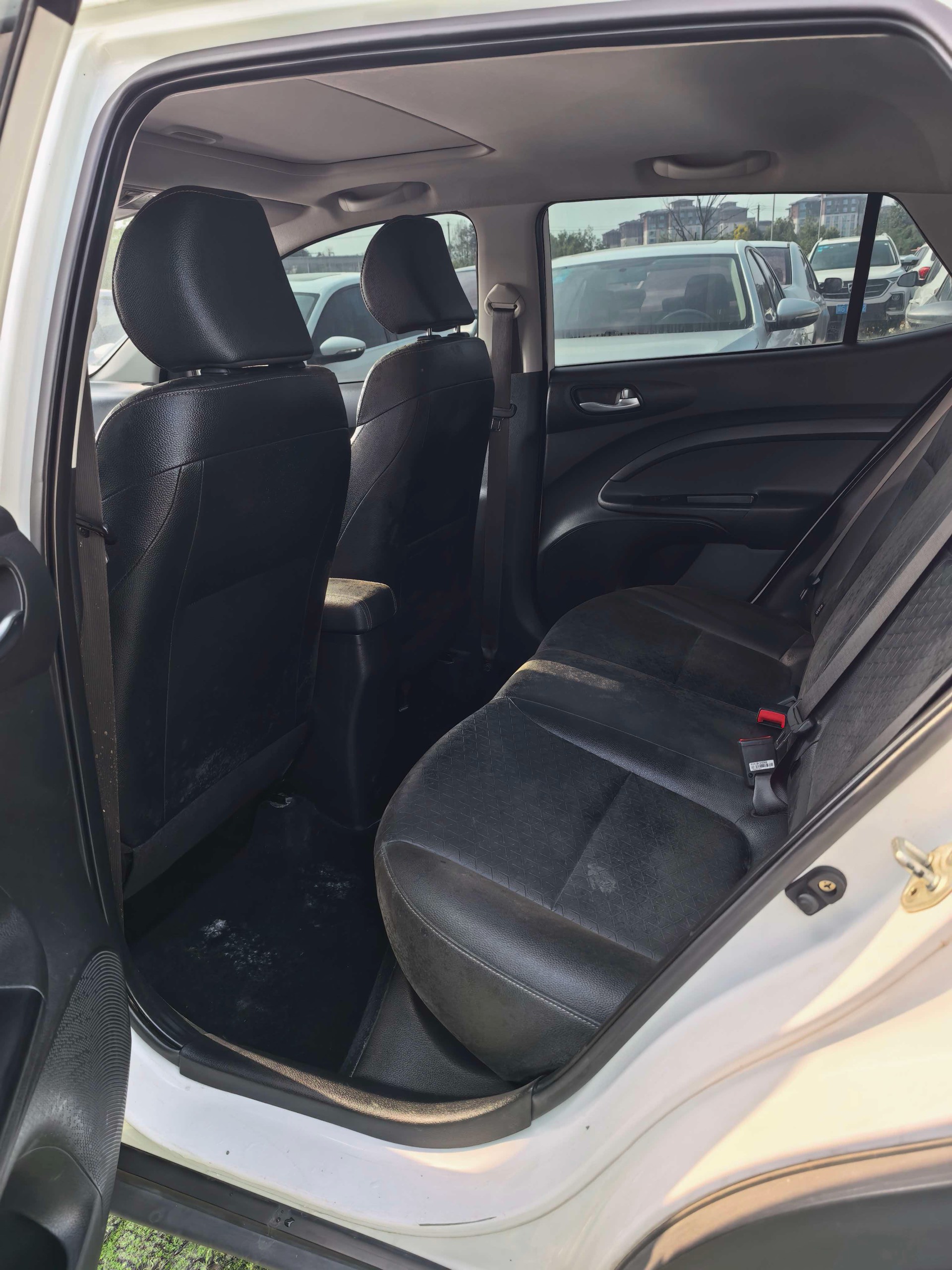 Kia KX1 2019 car image #4