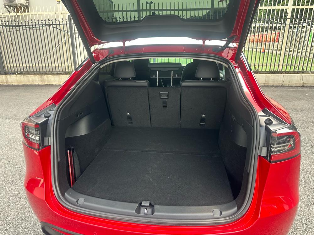 Tesla Model Y 2022 car image #9