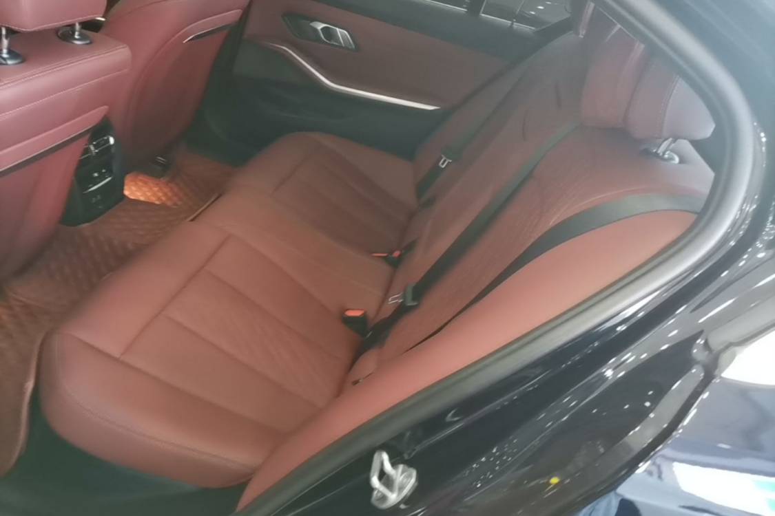BMW 3 Series 2024 car image #8