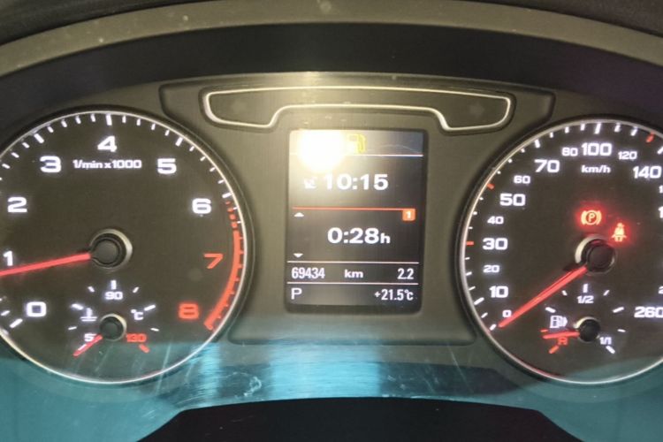 Audi Q3 2015 #12 Audi Q3 2015 car image #12