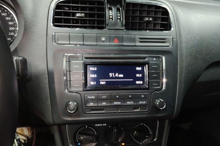 Volkswagen Polo 2016 #13 Volkswagen Polo 2016 car image #13