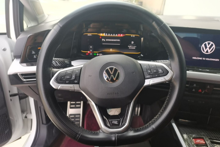 Volkswagen Golf 2024 car image #11