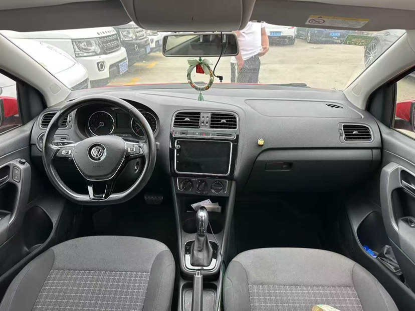 Volkswagen Polo 2019 car image #5