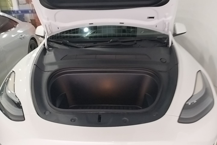 Tesla Model Y 2022 car image #23