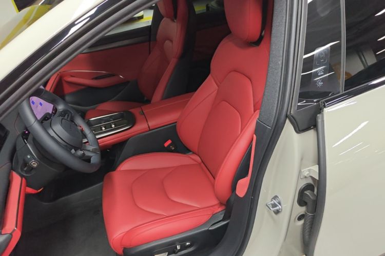 MI SU7 2025 immagine di auto #19
