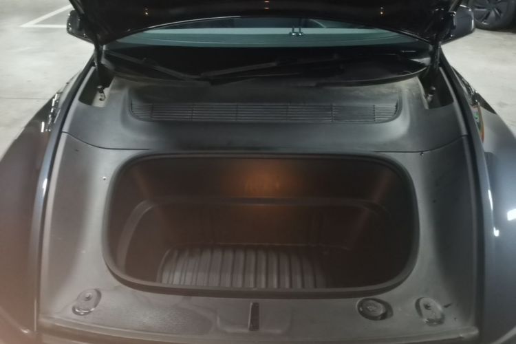 Tesla Model Y 2025 car image #20