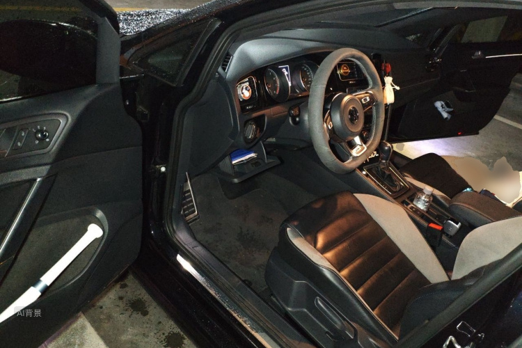 Volkswagen Golf 2017 car image #18