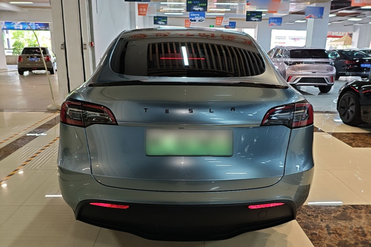 Tesla Model Y 2024 #6 Tesla Model Y 2024 car image #6