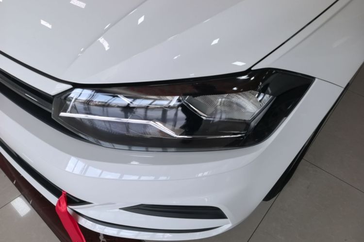 Volkswagen Polo 2021 car image #23