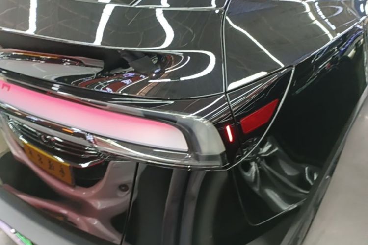 Tesla Model Y 2025 car image #8