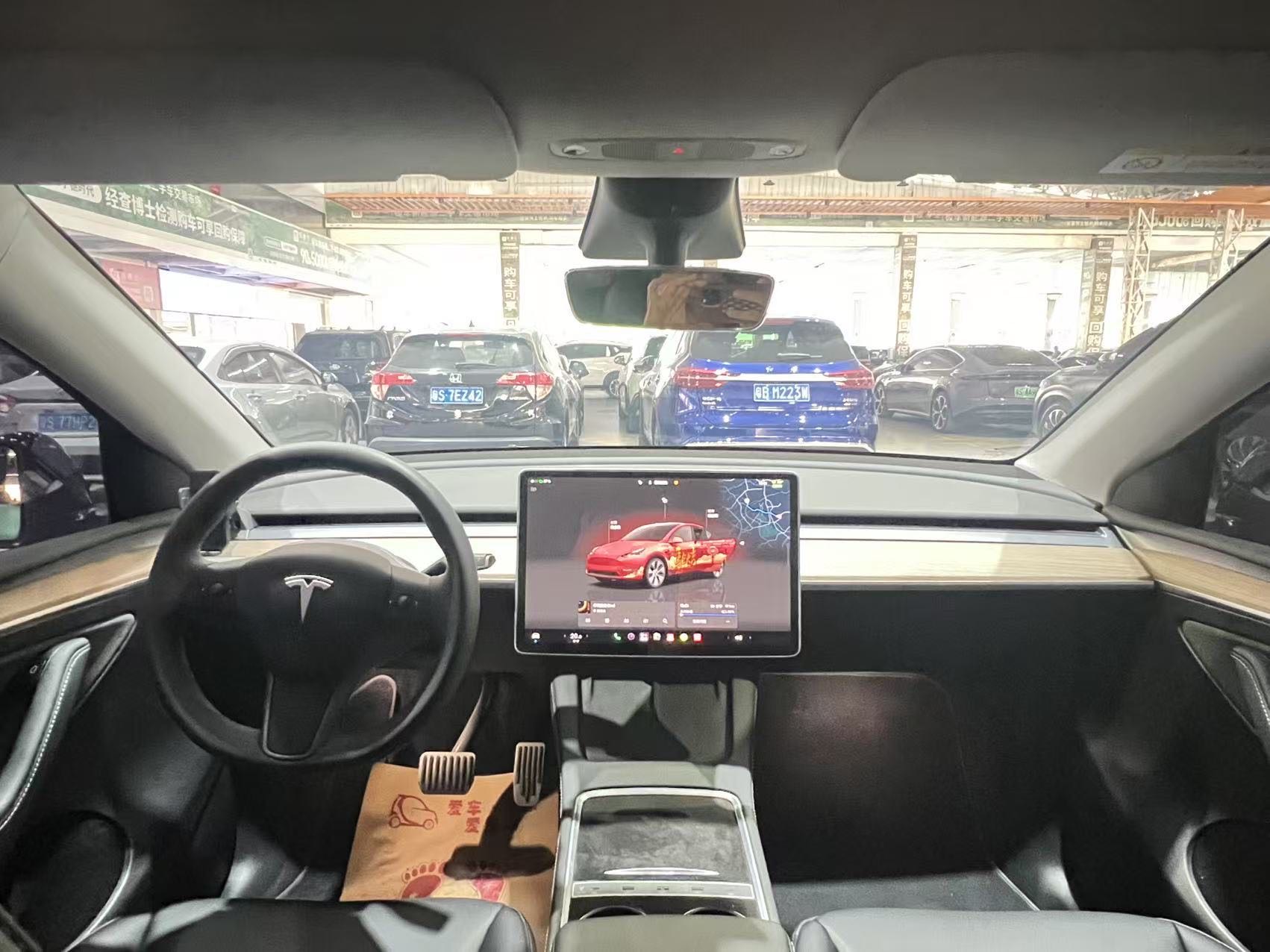Tesla Model Y 2023 immagine di auto #5