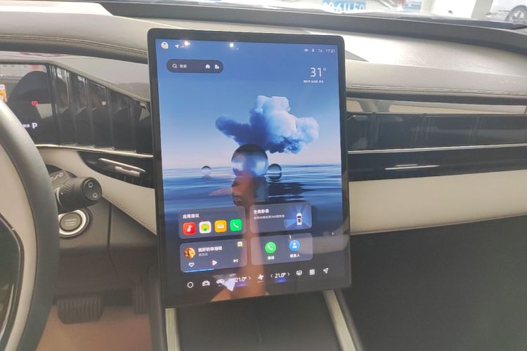 GEELY Boyue L 2025 car image #13