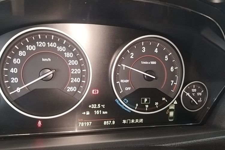 BMW 3 Series 2018 car image #12