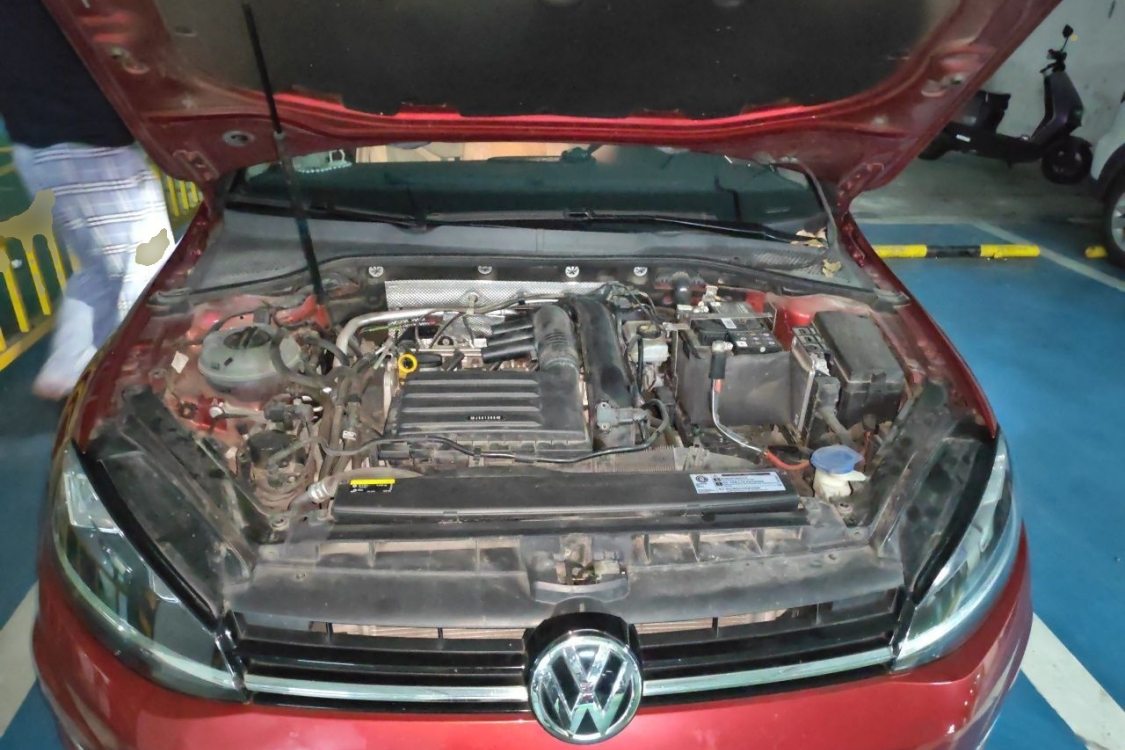 Volkswagen Golf 2020 car image #10