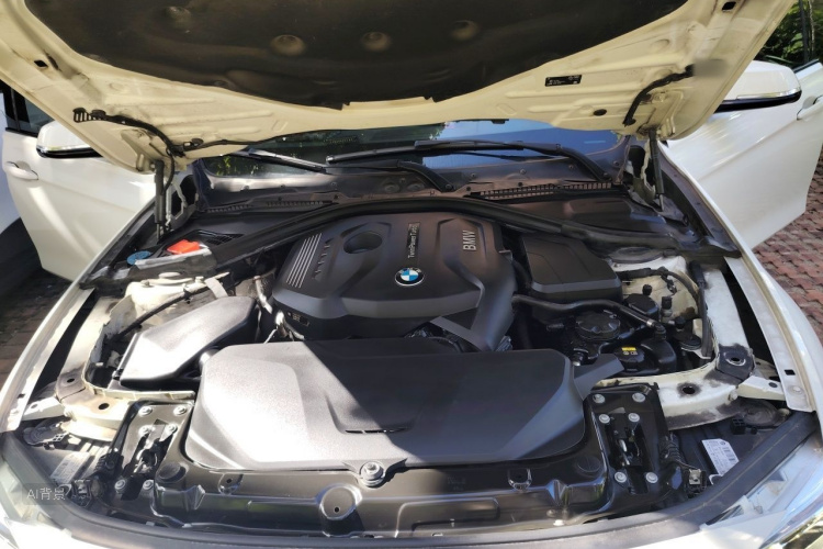 BMW 3 Series 2018 car image #22