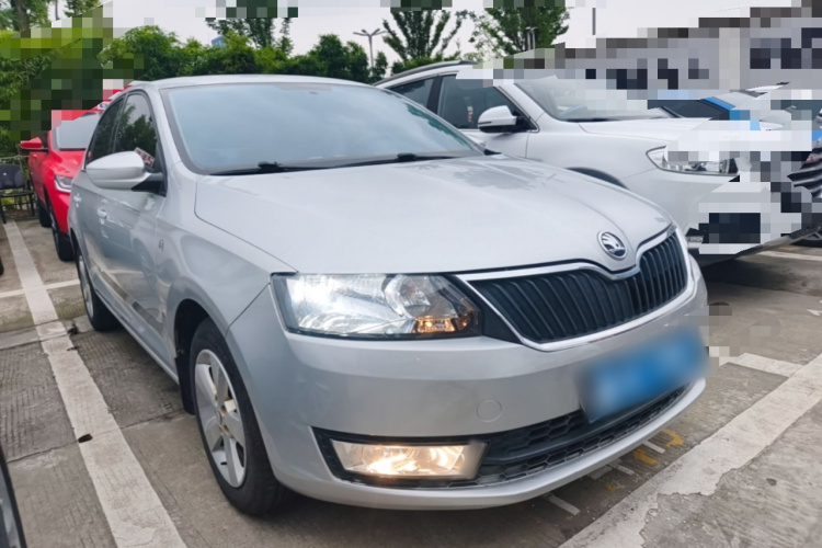 Skoda Rapid 2017 #4 Skoda Rapid 2017 car image #4