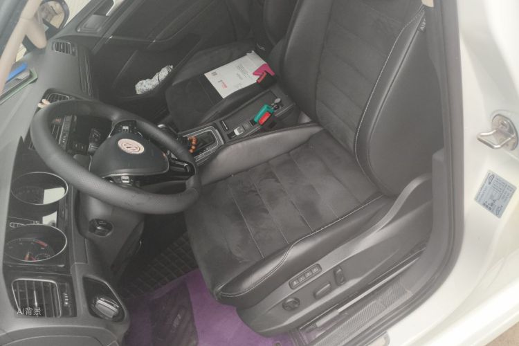 Volkswagen Golf 2019 car image #17