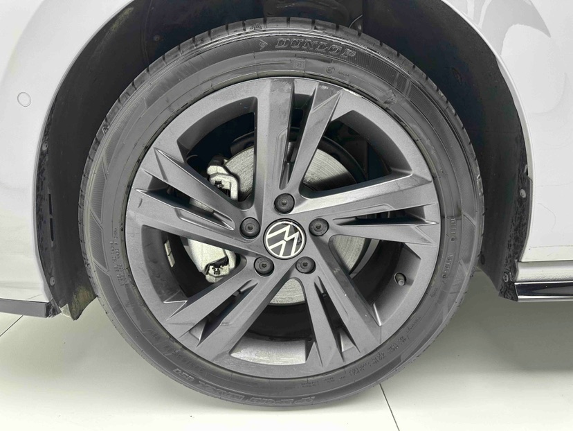 Volkswagen Golf 2023 car image #8