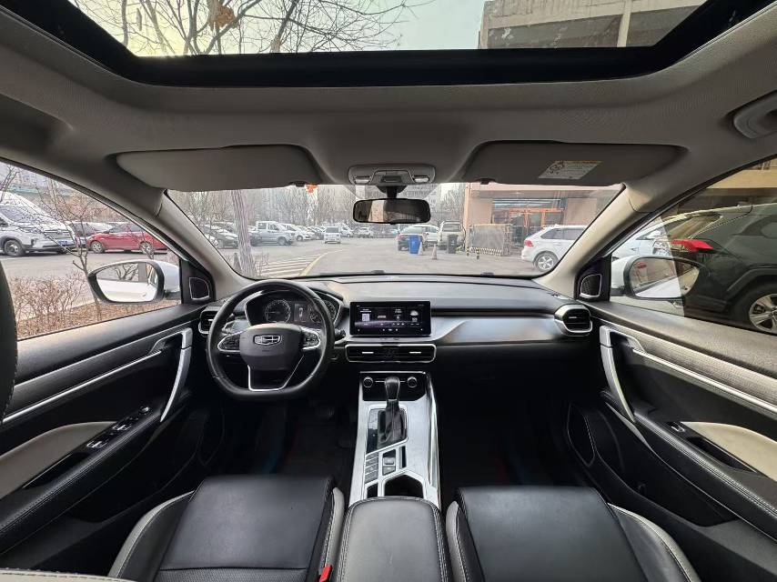 GEELY Coolray 2021 immagine di auto #2