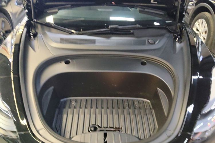 Tesla Model 3 2023 car image #20