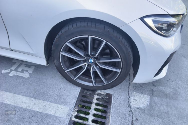 BMW 3 Series 2021 car image #9