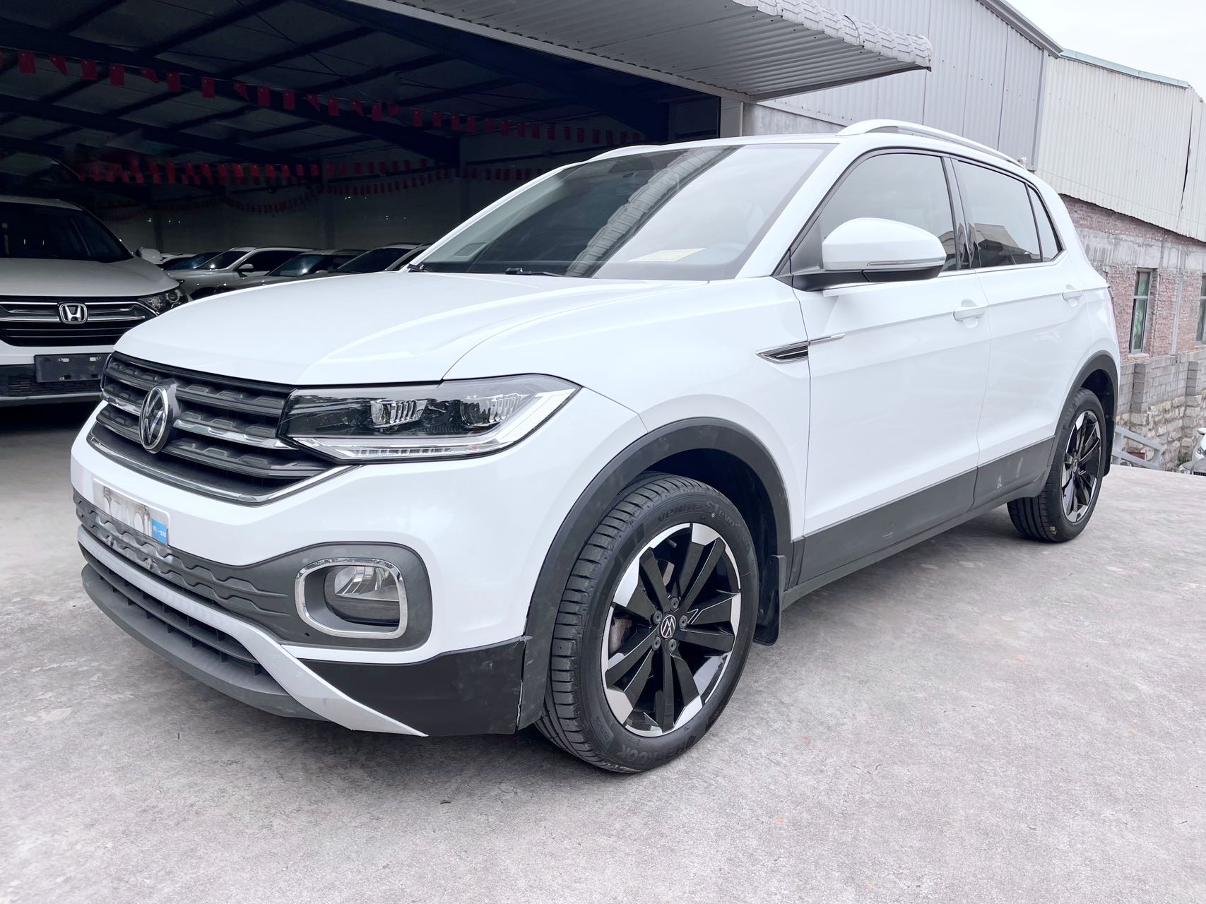 Volkswagen Tacqua 2020 car image 