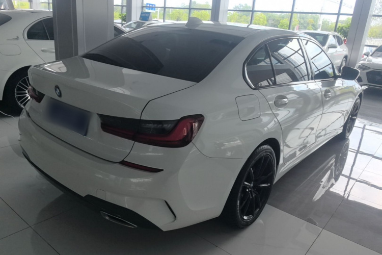BMW 3 Series 2022 car image #7