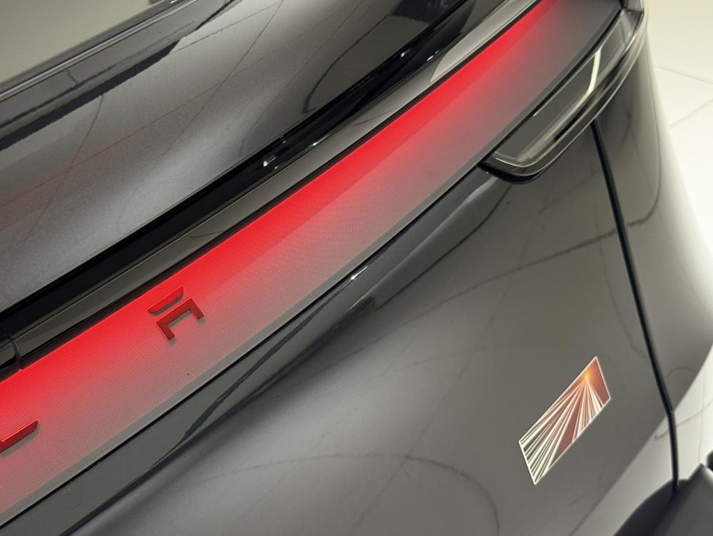 Tesla Model Y 2025 #10 Tesla Model Y 2025 car image #10