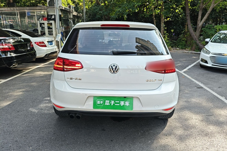 Volkswagen Golf 2015 car image #6