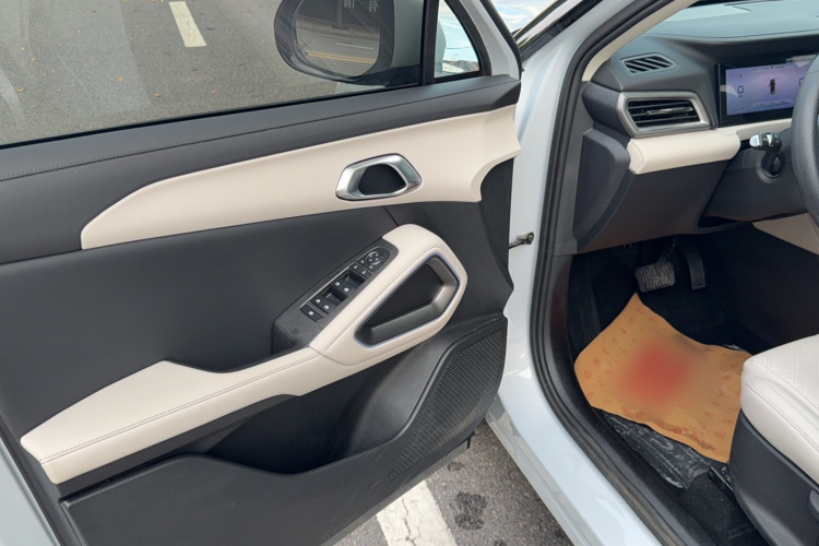 BYD YuanUP 2025 car image #11
