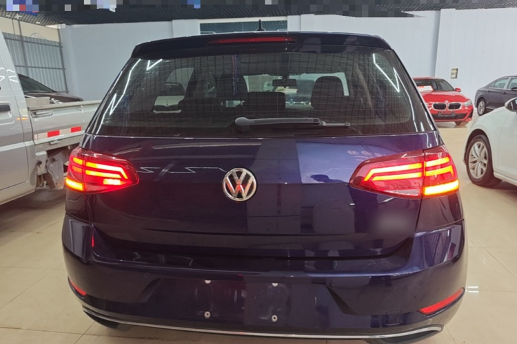 Volkswagen Golf 2020 car image #4