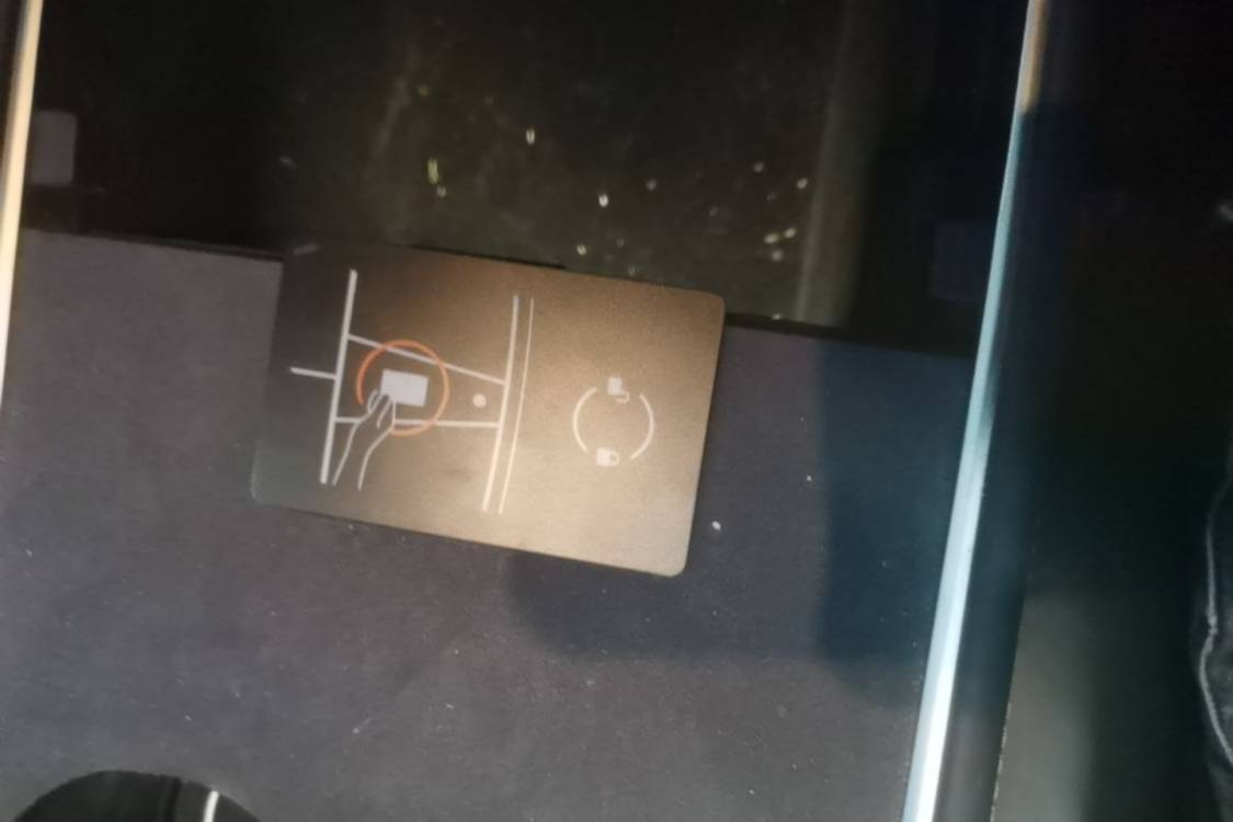Tesla Model Y 2024 car image #21