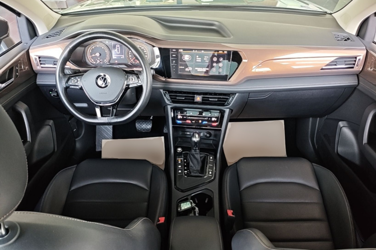 Volkswagen Tharu 2021 car image #10